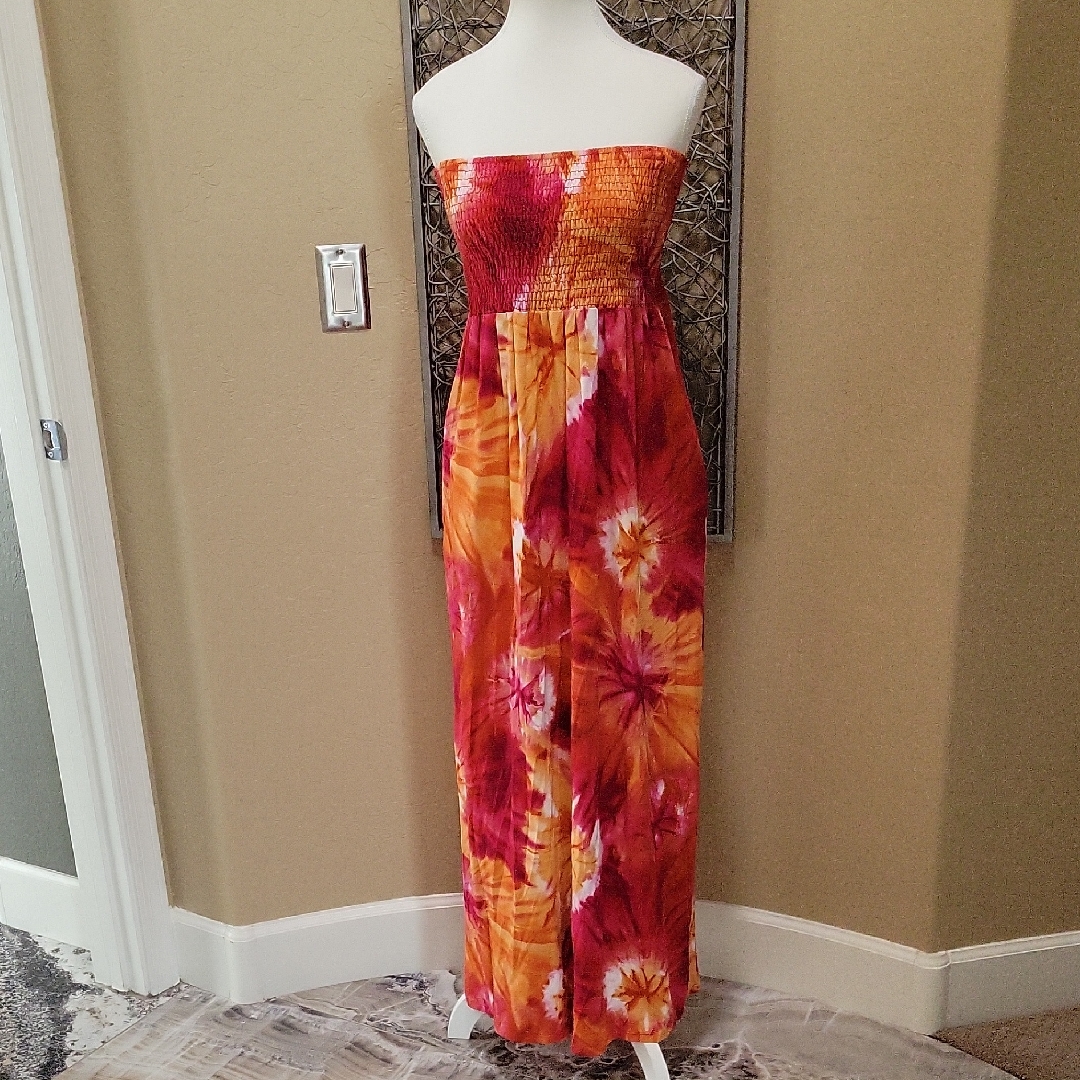 Chico's Zenergy Vibrant Pink And Red Strapped/Strapless Dress